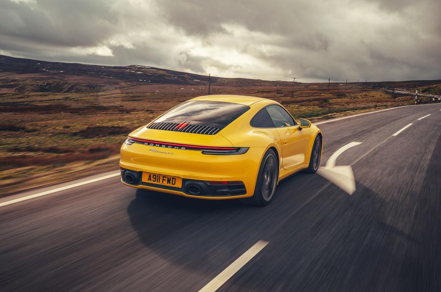  Porsche 911 Carrera 4S (992) 2019 года  (UK) (фото 12 из 40)